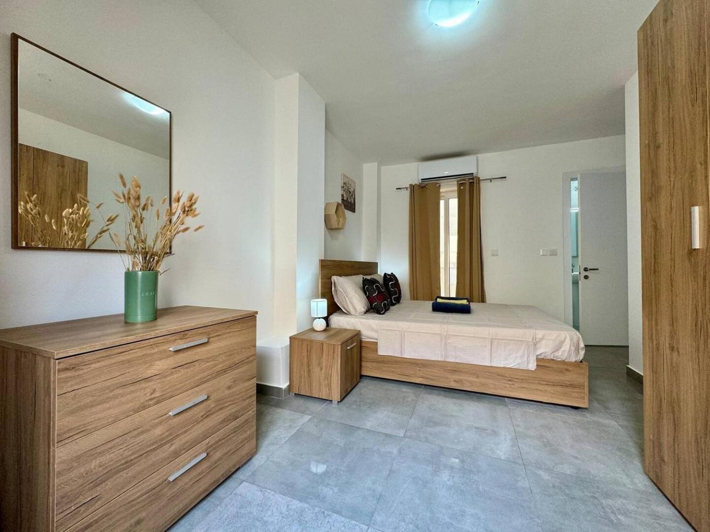 Mive-Delux Three Bedroom Apartment In Marsaskala Esterno foto